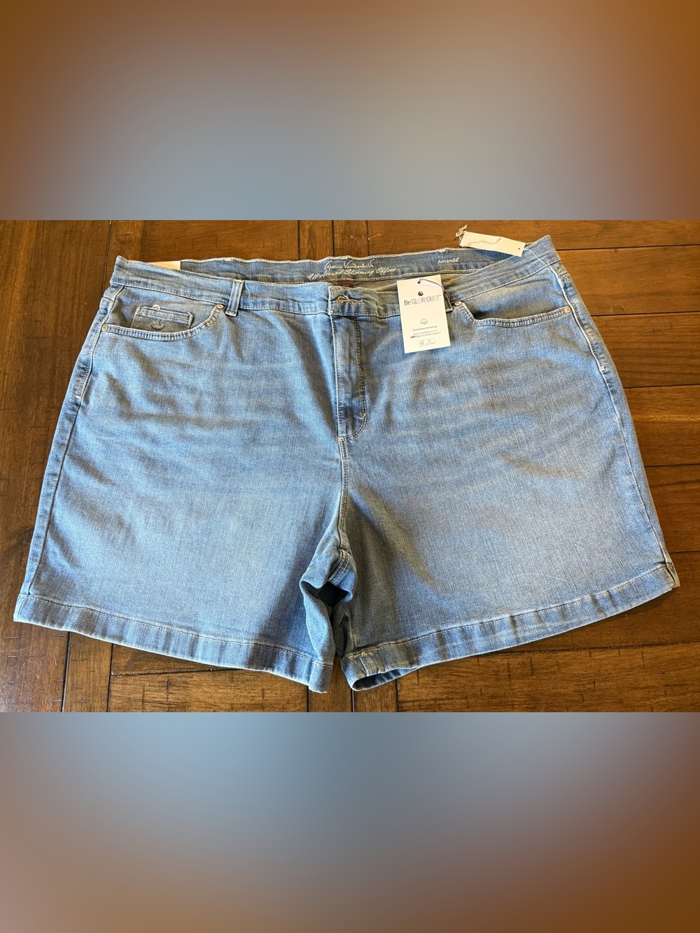 Gloria Vanderbilt Light Wash Denim Relaxed Fit Shorts